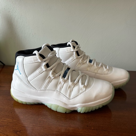 Air Jordan Legend Blues